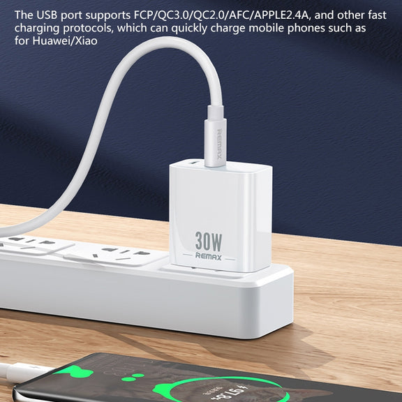 REMAX RP-U82 30W USB+USB-C/Type-C Dual Interface Fast Charger, Specification:UK Plug(White)
