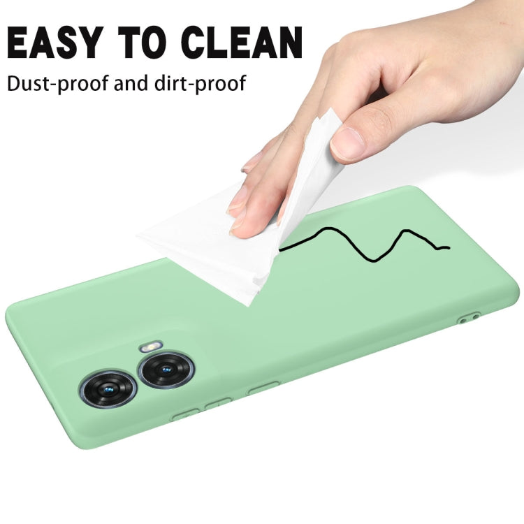 For Motorola Moto G85 Solid Color Liquid Silicone Dropproof Full Coverage Phone Case(Green)