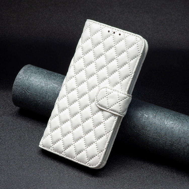For iPhone 16 Diamond Lattice Wallet Flip Leather Phone Case(White)