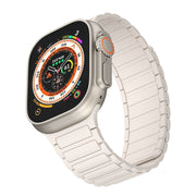 For Apple Watch Series 9 41mm Magnetic Loop Silicone Watch Band(Starlight)