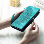 For iPhone 16e Multi-Card Totem Zipper Leather Phone Case(Green)
