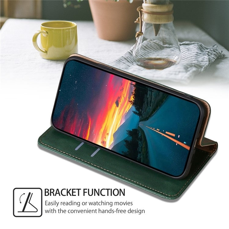 For Motorola Edge 5G 2024 Gloss Oil Solid Color Magnetic Leather Phone Case(Green)