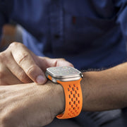 For Apple Watch Series 9 45mm Oval Holes Fluororubber Watch Band(Orange)