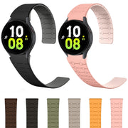 For Samsung Galaxy Watch 6 / 5 / 4 Two Color Loop Magnetic Silicone Watch Band(Black+Grey)