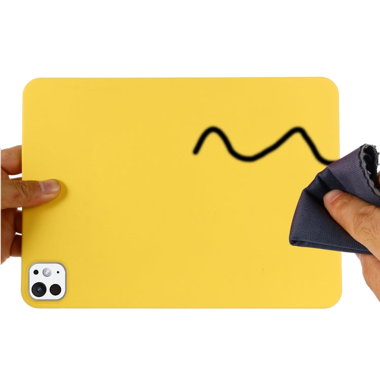 For iPad Pro 11 2024 Pure Color Liquid Silicone Shockproof Tablet Case(Yellow)