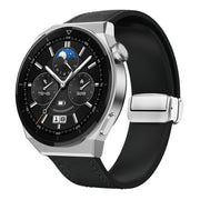 22mm Magnetic Silver Buckle Silicone Leather Watch Band(Black)