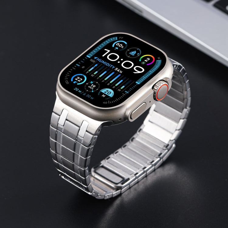 For Apple Watch Series 8 45mm Magnetic Stainless Steel Watch Band(Silver)