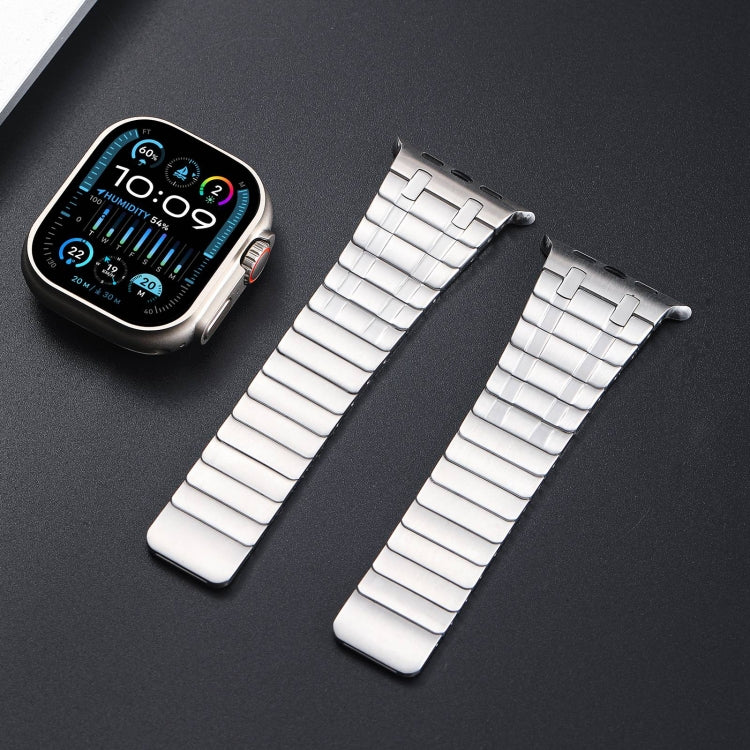 For Apple Watch Series 8 45mm Magnetic Stainless Steel Watch Band(Silver)