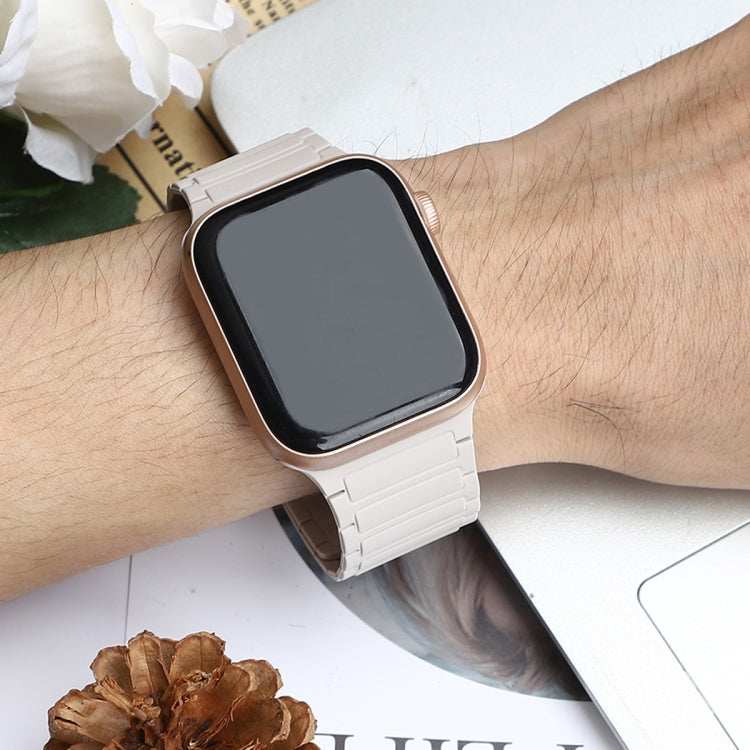 For Apple Watch Series 7 41mm Tri-beads Magnetic Hoop Silicone Watch Band(Light Mint)