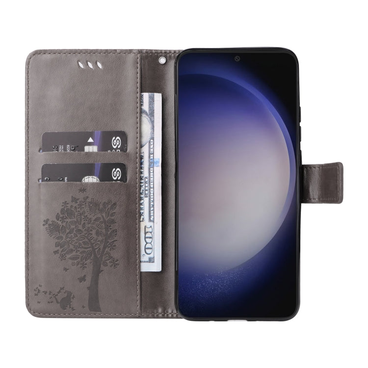 For Samsung Galaxy S25 / S24 5G Tree & Cat Embossed Pattern Flip Leather Phone Case(Grey)