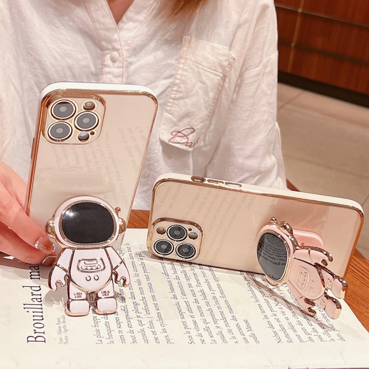 For iPhone 16 Pro Electroplating Astronaut Holder Phone Case(Green)