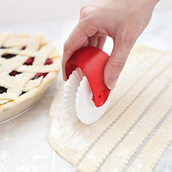 Baking Tools Pasta Cutting Wheel Hemming Wheel Manual Noodle Cutter Roller Knife Creative Kitchen Gadgets(Point Cut)
