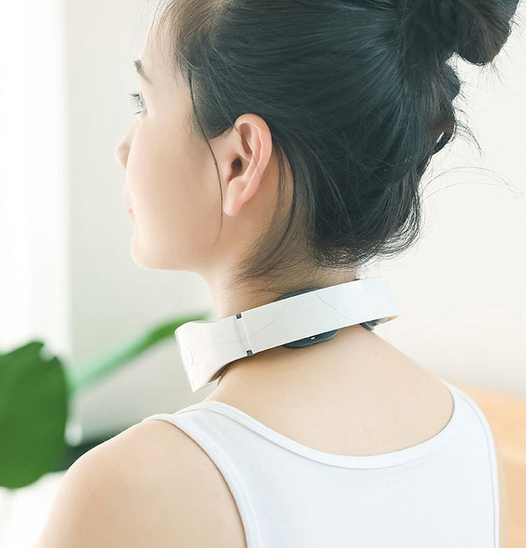 Cervical Massager Electromagnetic Pulse Heating Neck Protector, Style:Charging Remote Heating