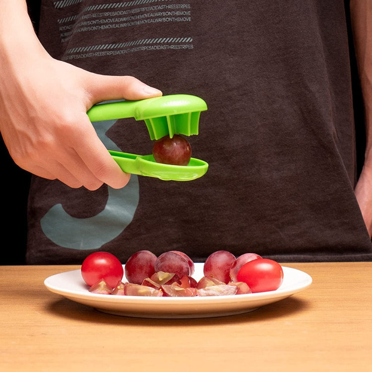 Grape Slicer Convenient Household Blueberry Strawberry Slicer Kitchen Tools(Green)