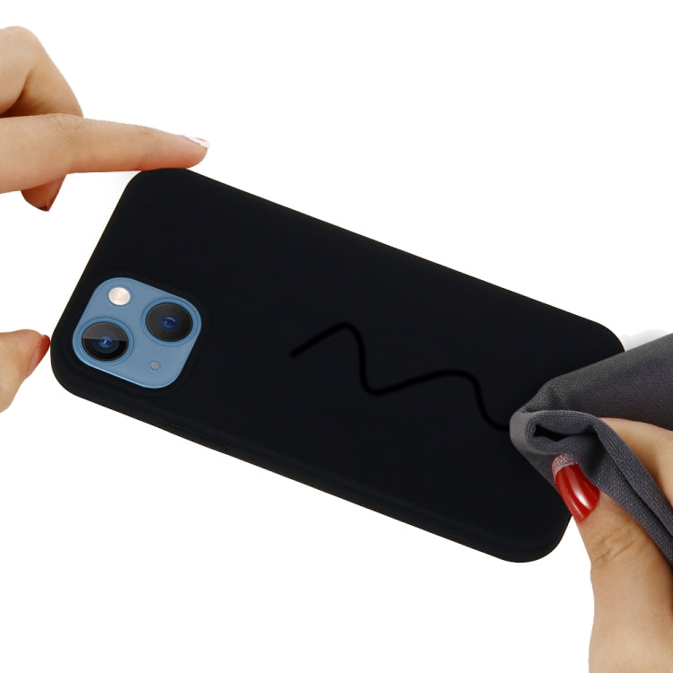 For iPhone 15 Solid Color Silicone Phone Case(Black)