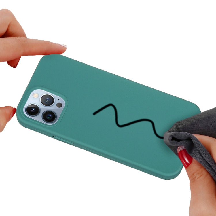 For iPhone 15 Pro Solid Color Silicone Phone Case(Pine Needle Green)