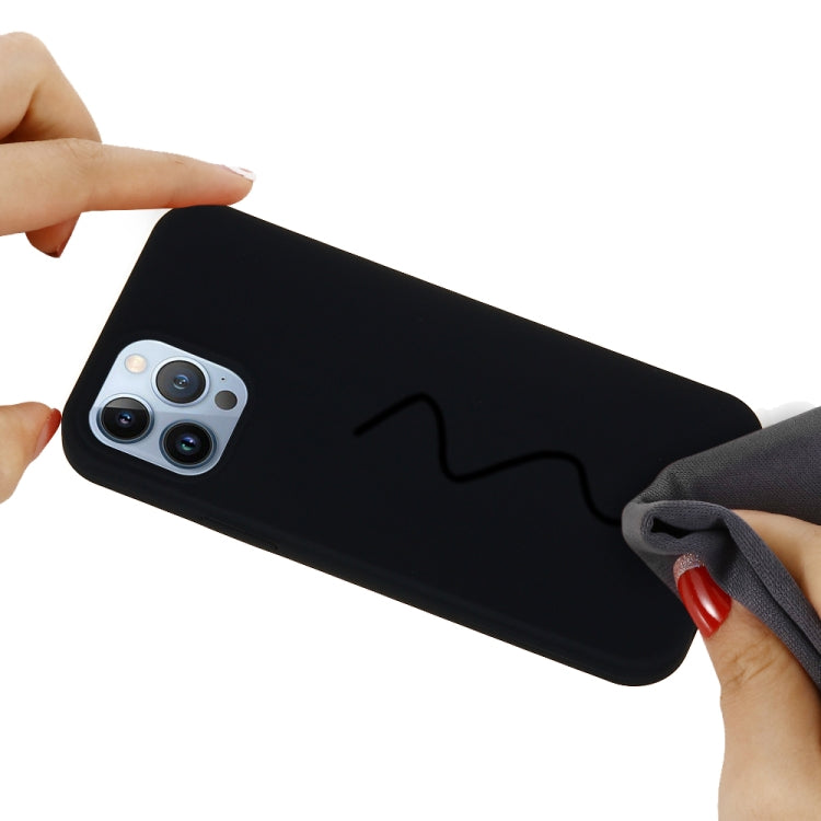 For iPhone 15 Pro Max Solid Color Silicone Phone Case(Black)