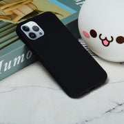For iPhone 15 Pro Max Solid Color Silicone Phone Case(Black)