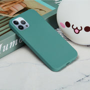 For iPhone 15 Pro Max Solid Color Silicone Phone Case(Pine Needle Green)