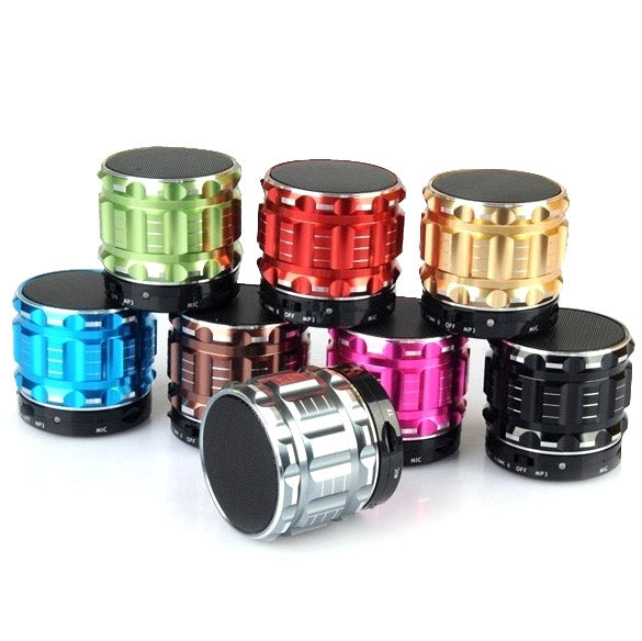 S28 Metal Mobile Bluetooth Stereo Portable Speaker with Hands-free Call Function(Green)