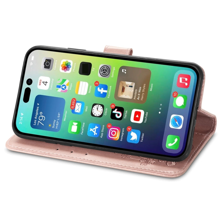 For iPhone 15 Plus Four-leaf Clasp Embossed Buckle Leather Phone Case(Rose Gold)