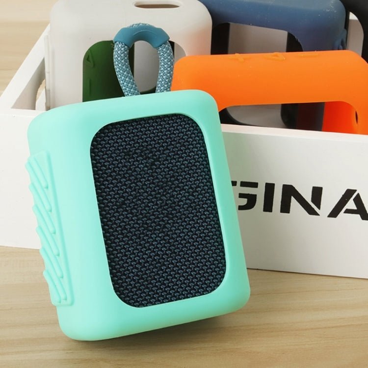 For JBL GO3 Bluetooth Speaker Silicone Cover Portable Protective Case with Carabiner(Black)